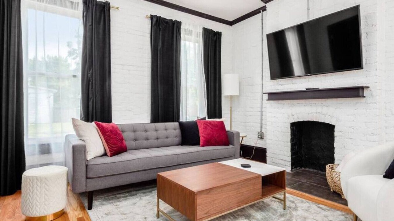 Photo of Livingroom in Victorian Village