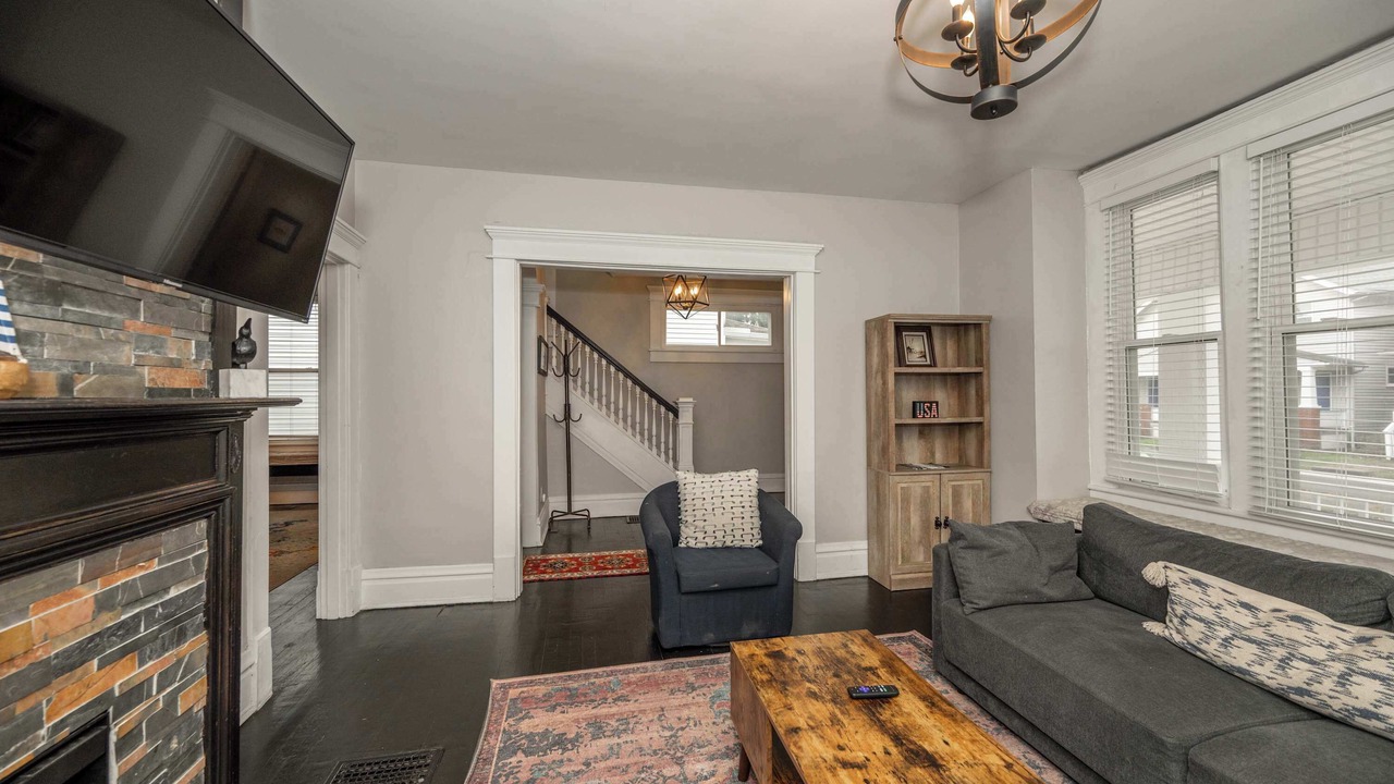 Photo of Bedroom in Livingston Park