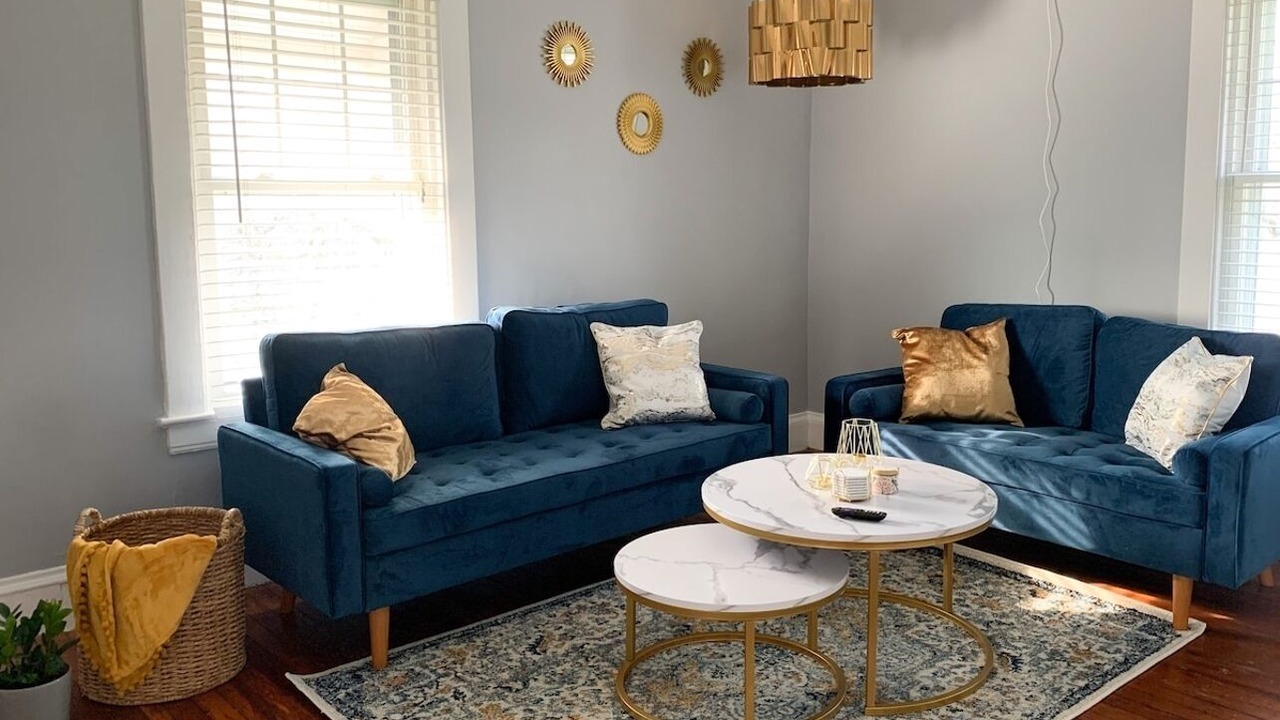 Photo of Livingroom in Kamm's Corners