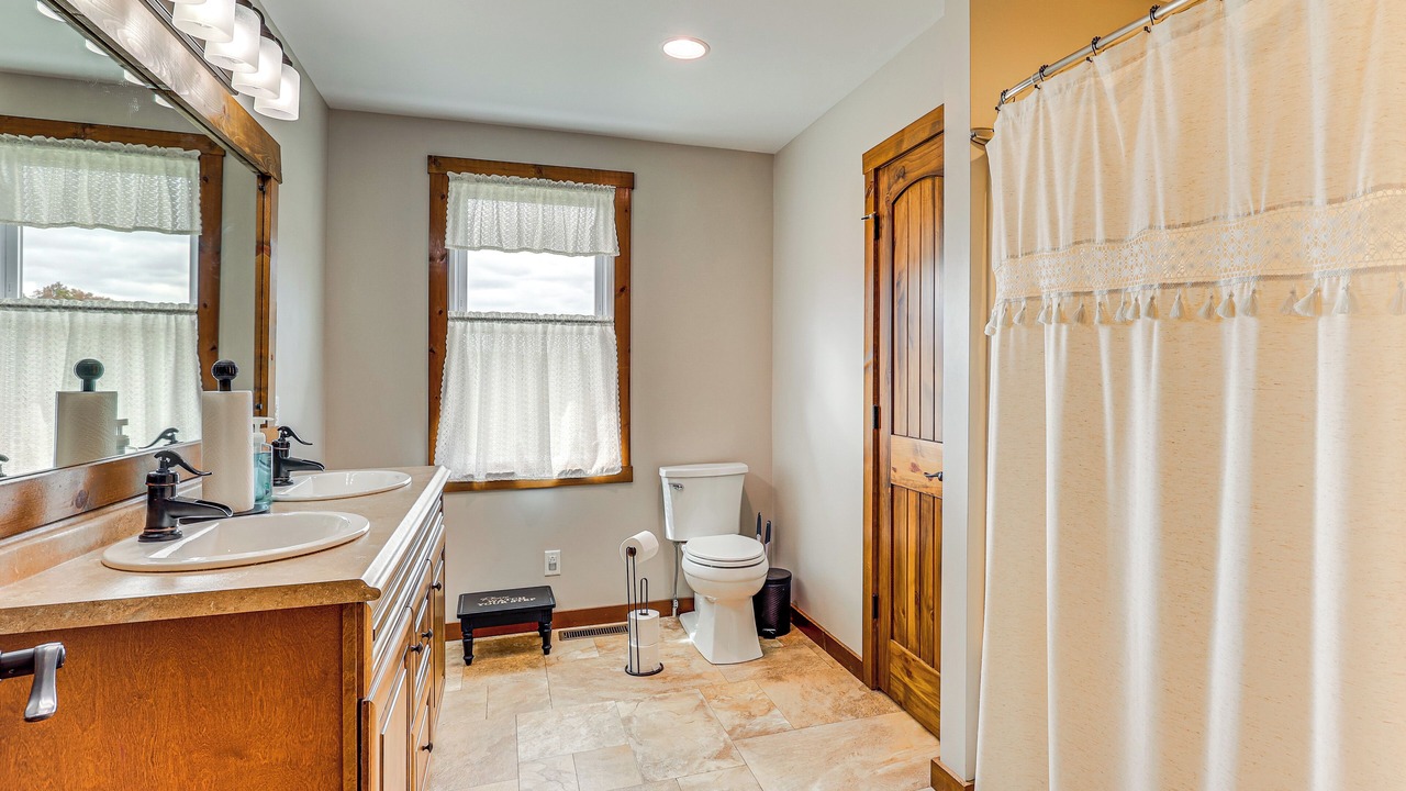 Photo of Bathroom in Ava