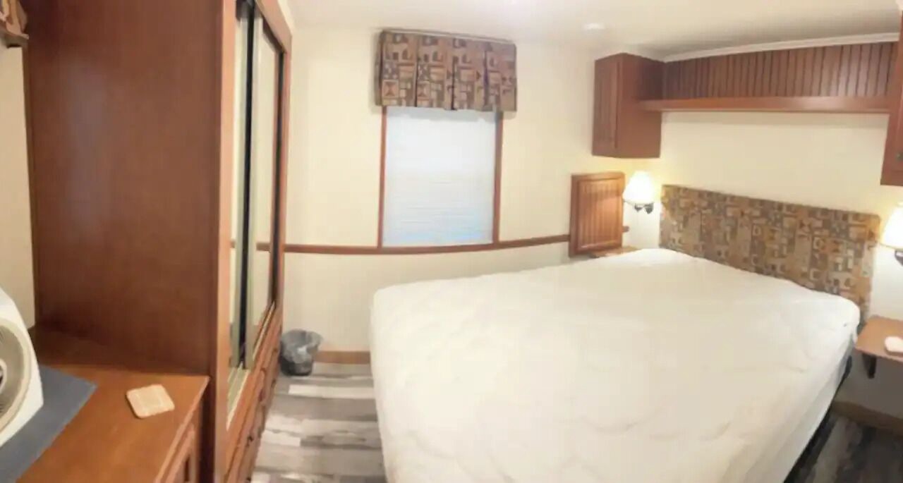 Photo of Bedroom in Senecaville