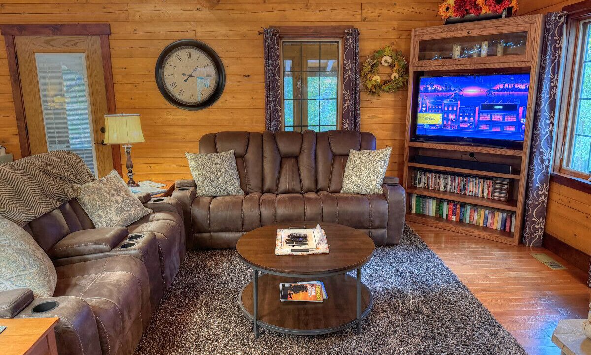 Photo of Livingroom in Millersburg