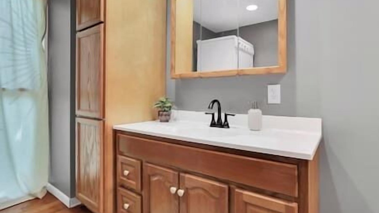 Photo of Bathroom in Ray