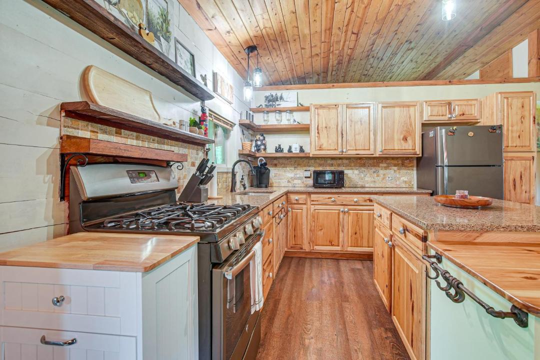 Photo of Kitchen in White Cottage