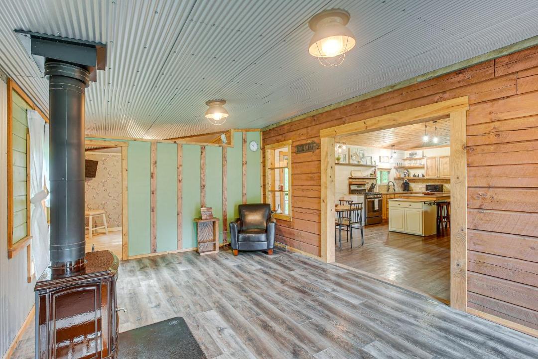 Photo of Others in White Cottage