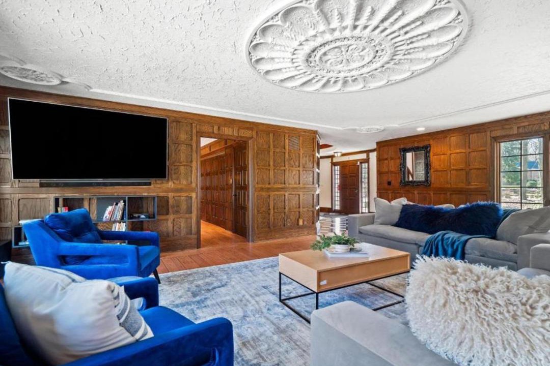 Photo of Livingroom in Northwest Akron