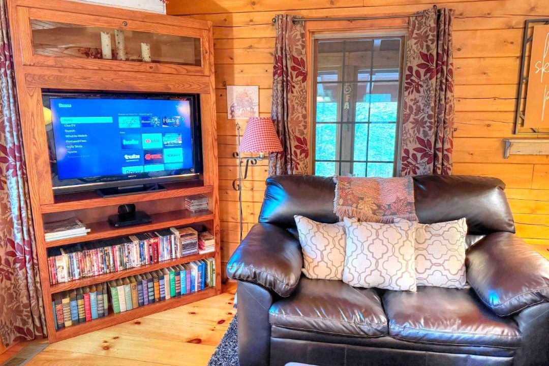 Photo of Livingroom in Millersburg