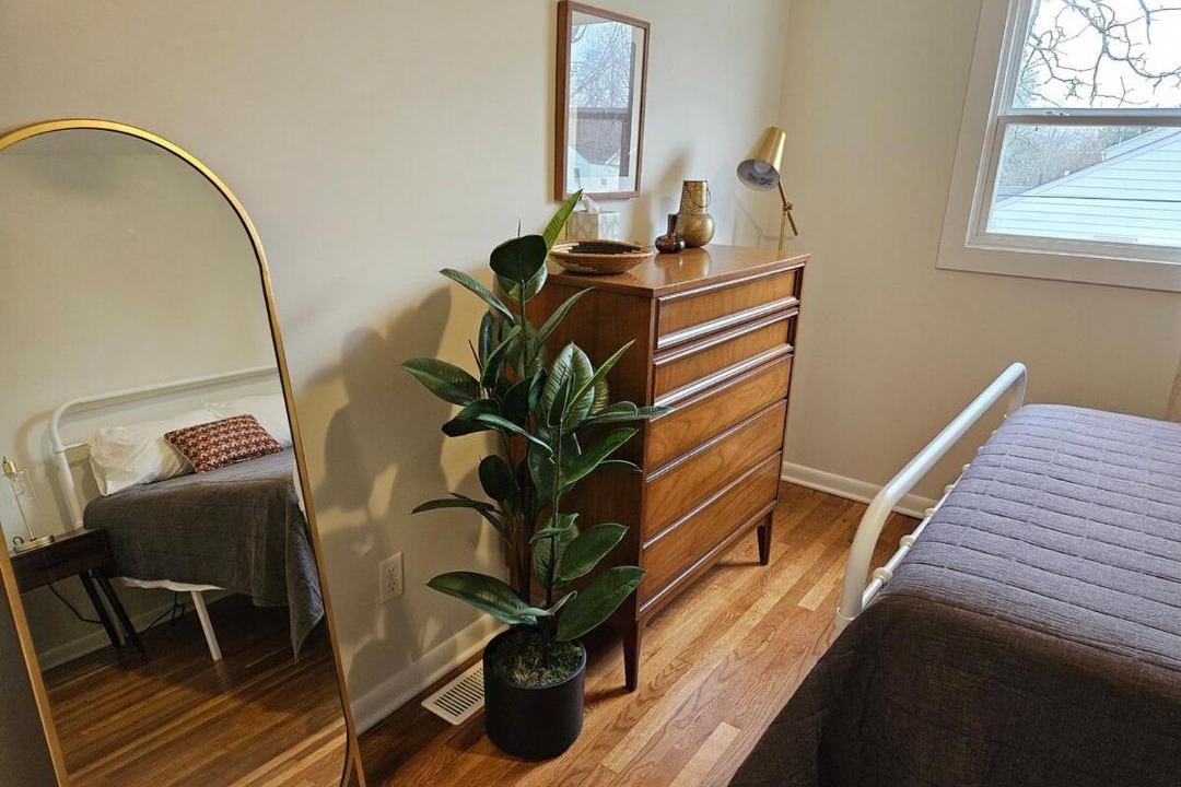 Photo of Bedroom in Sharon Heights