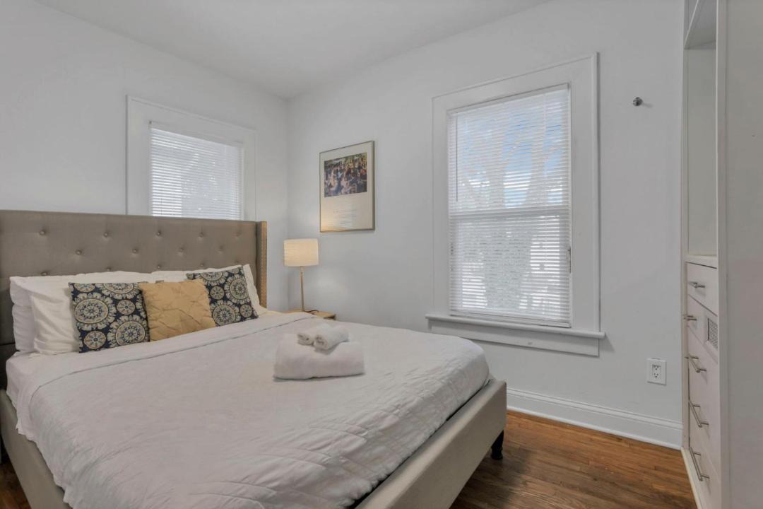 Photo of Bedroom in Old North Columbus