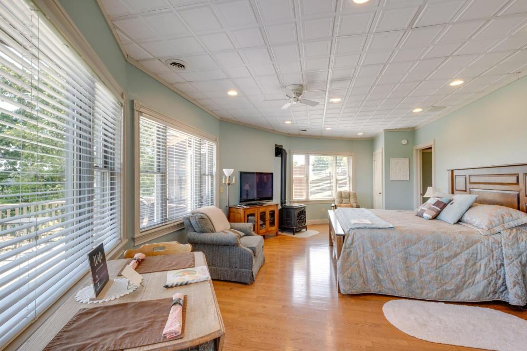 Photo of Bedroom in Millersburg