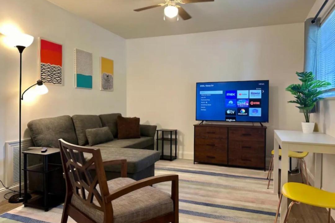 Photo of Livingroom in Livingston Park