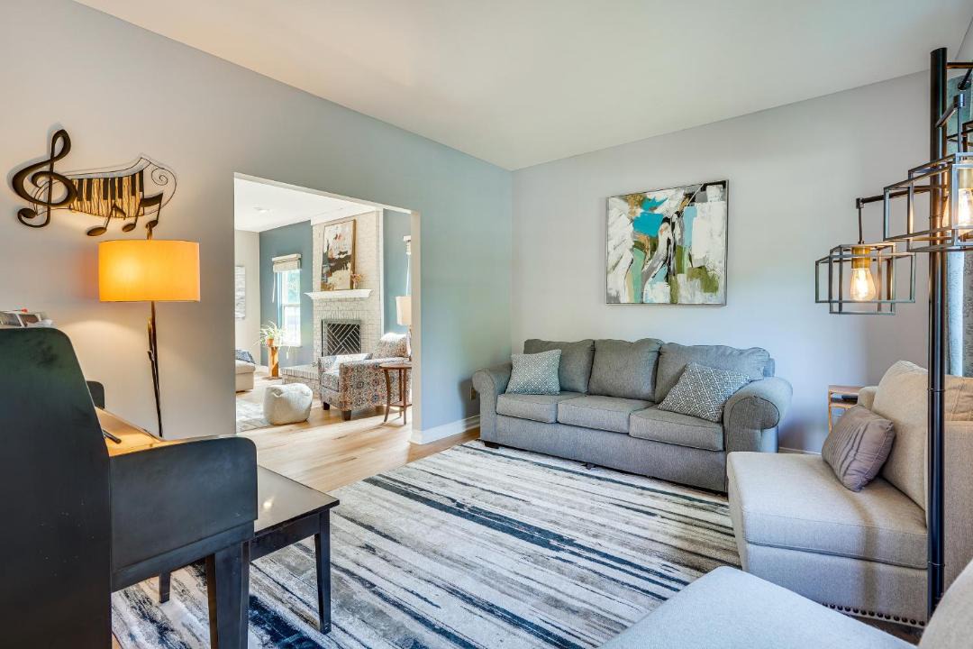 Photo of Livingroom in Lewis Center