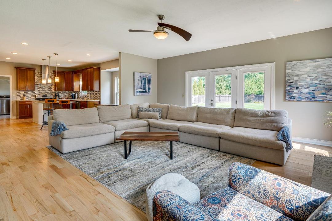 Photo of Livingroom in Lewis Center