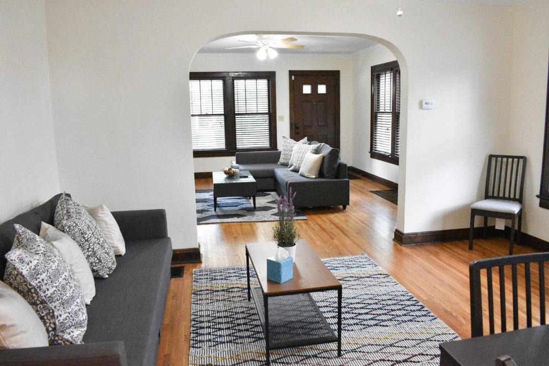 Photo of Livingroom in Clintonville