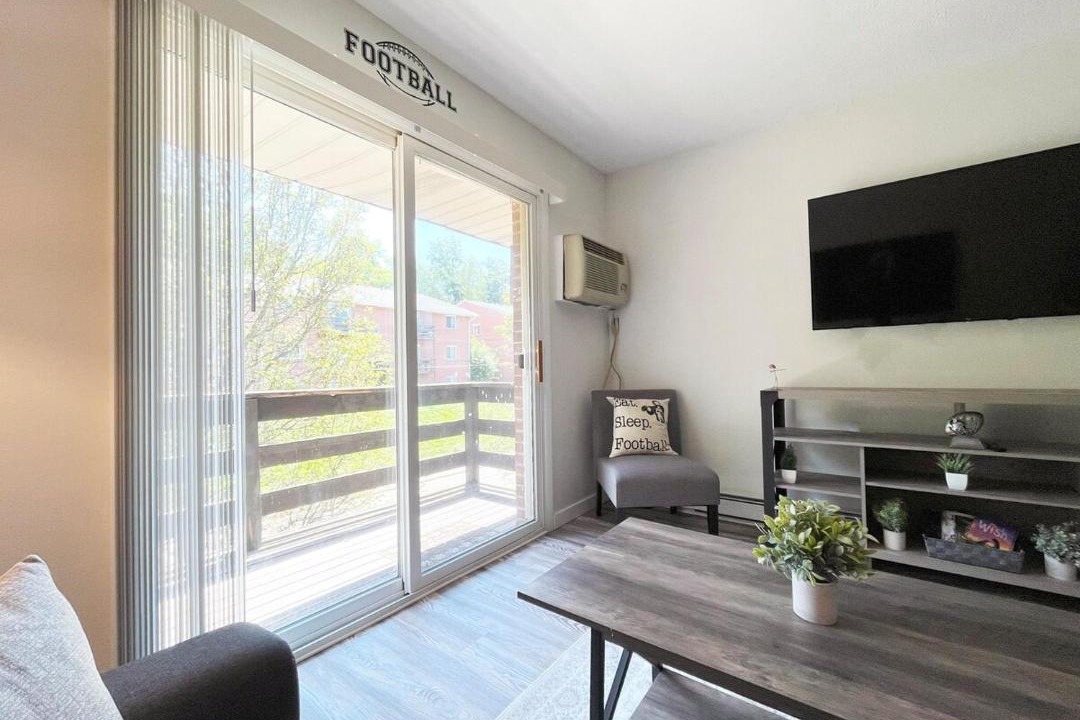 Photo of Livingroom in Canton