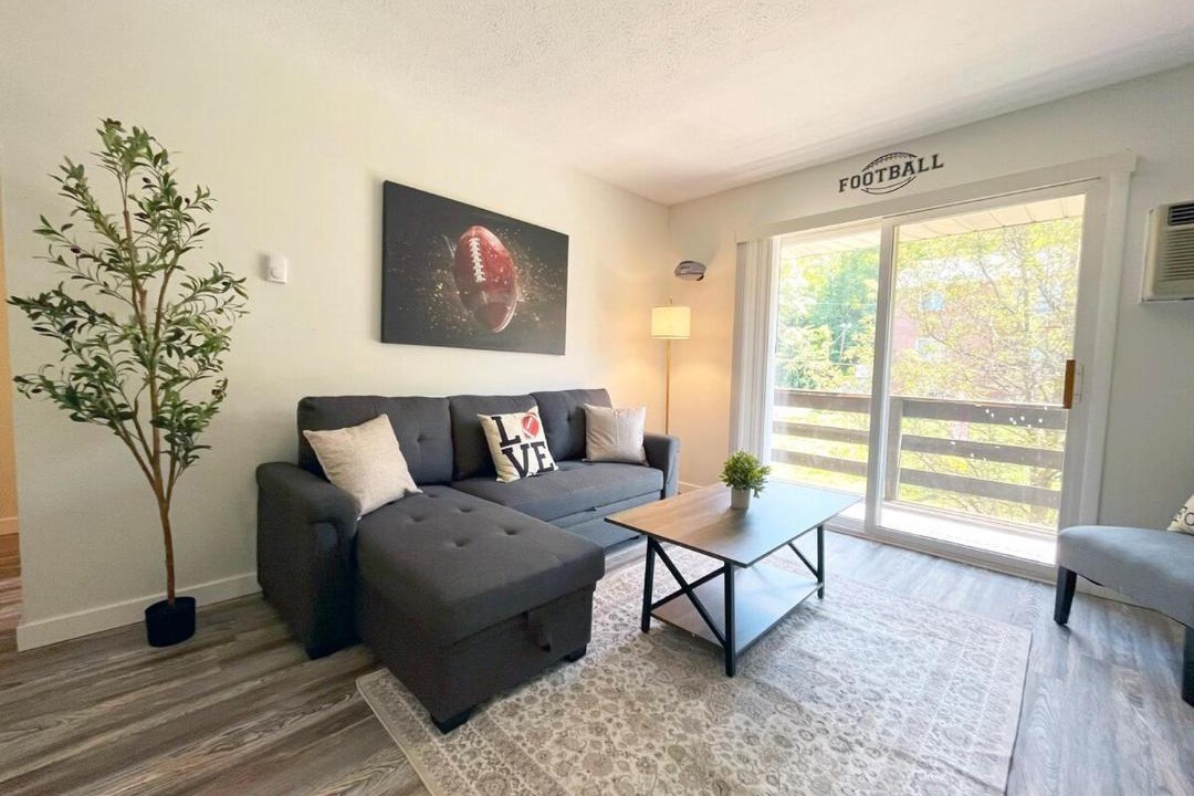Photo of Livingroom in Canton