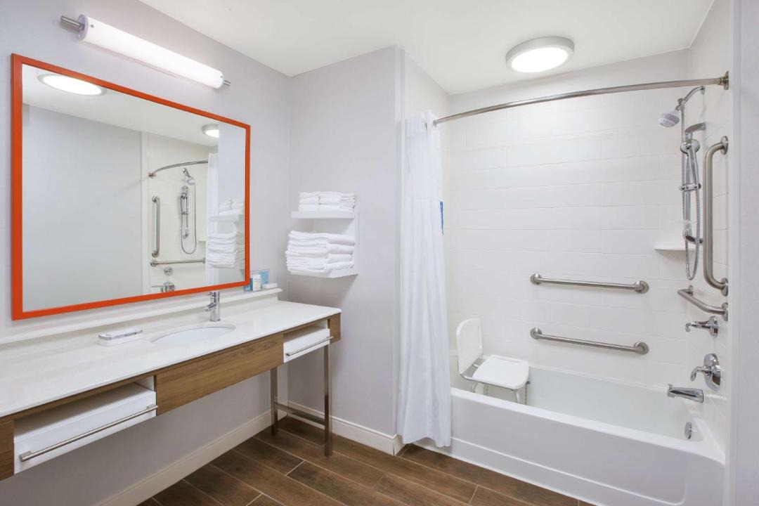 Photo of Bathroom in Oakwood Village