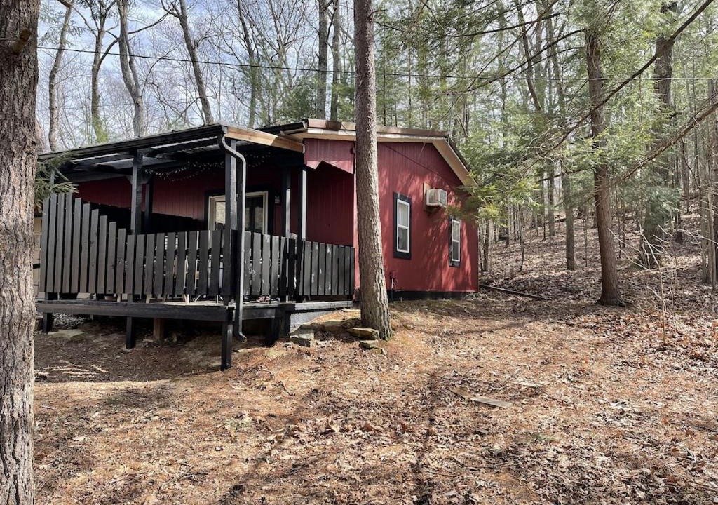 Photo of Buildings in Laurelville