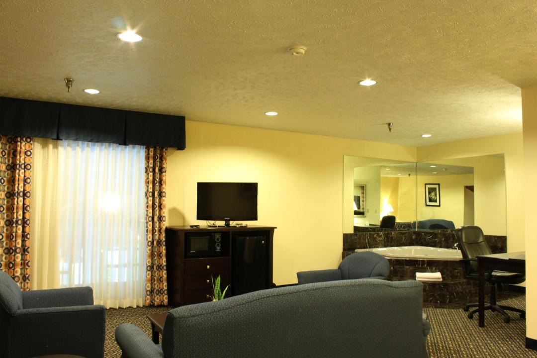 Photo of Others in Mansfield