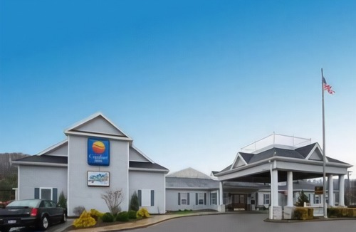 Bellville Hotel | Comfort Inn Splash Harbor