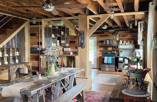 McArthur House | The Barn at Dogwood Ridge Farms: Highland Cow and Mini Donkey Farm