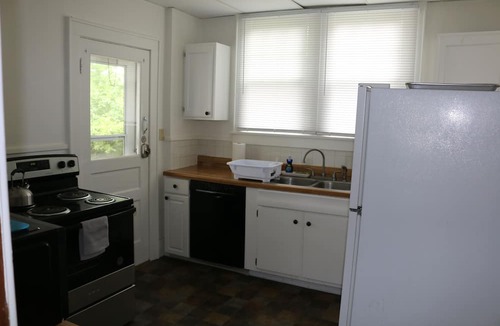 Athens House | Charming 3-bedroom house with WiFi and AC in Athens