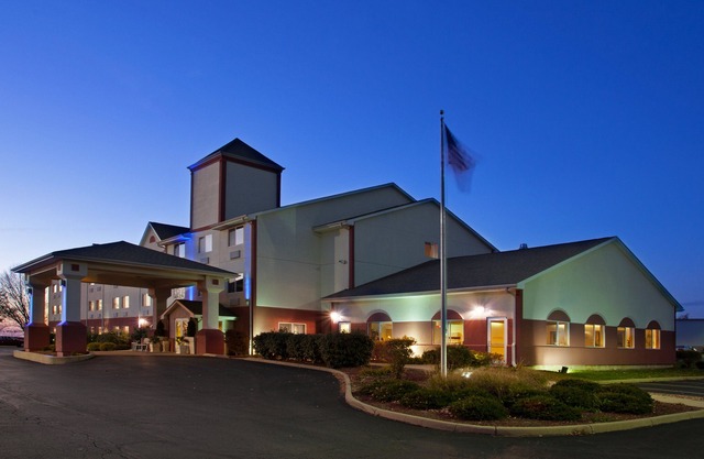 Holiday Inn Express Mt Vernon, an IHG Hotel